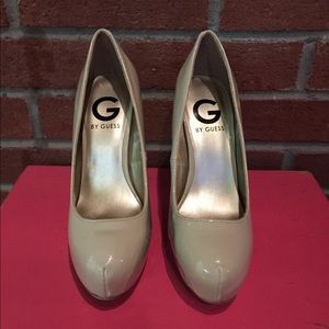 G by Guess 5.5 nude patent leather heels